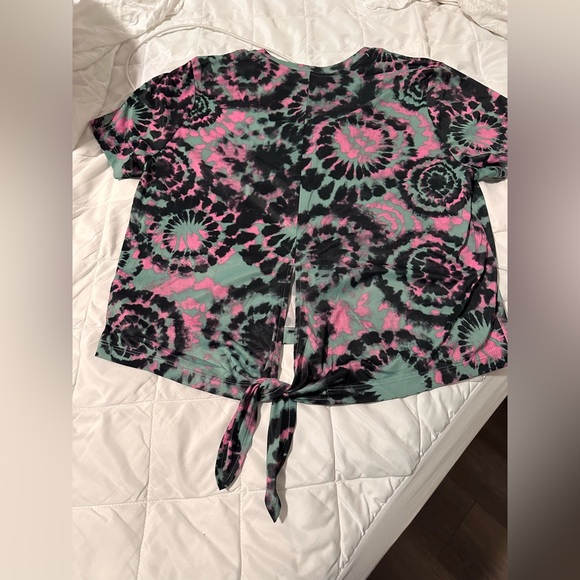 Hurley Tie-Dye Women's Top - Pink and Black with UPF and tie back - Picture 2 of 3